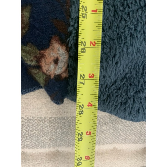 ODDY Blue and Gray Sleeveless Floral Pattern Vest Faux Fur - Picture 5 of 6